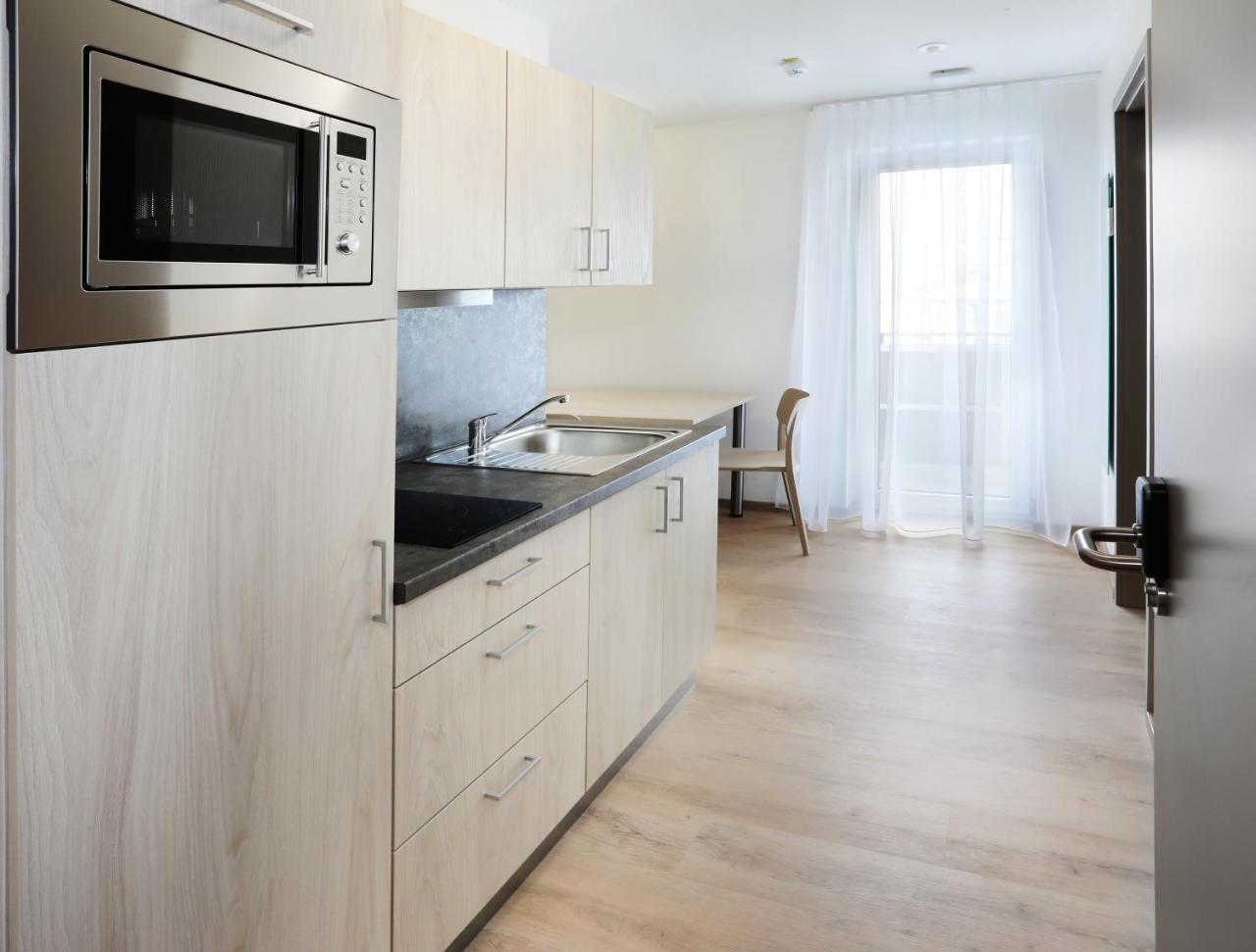 Apartment Hotel 37 Altdorf  Ngoại thất bức ảnh