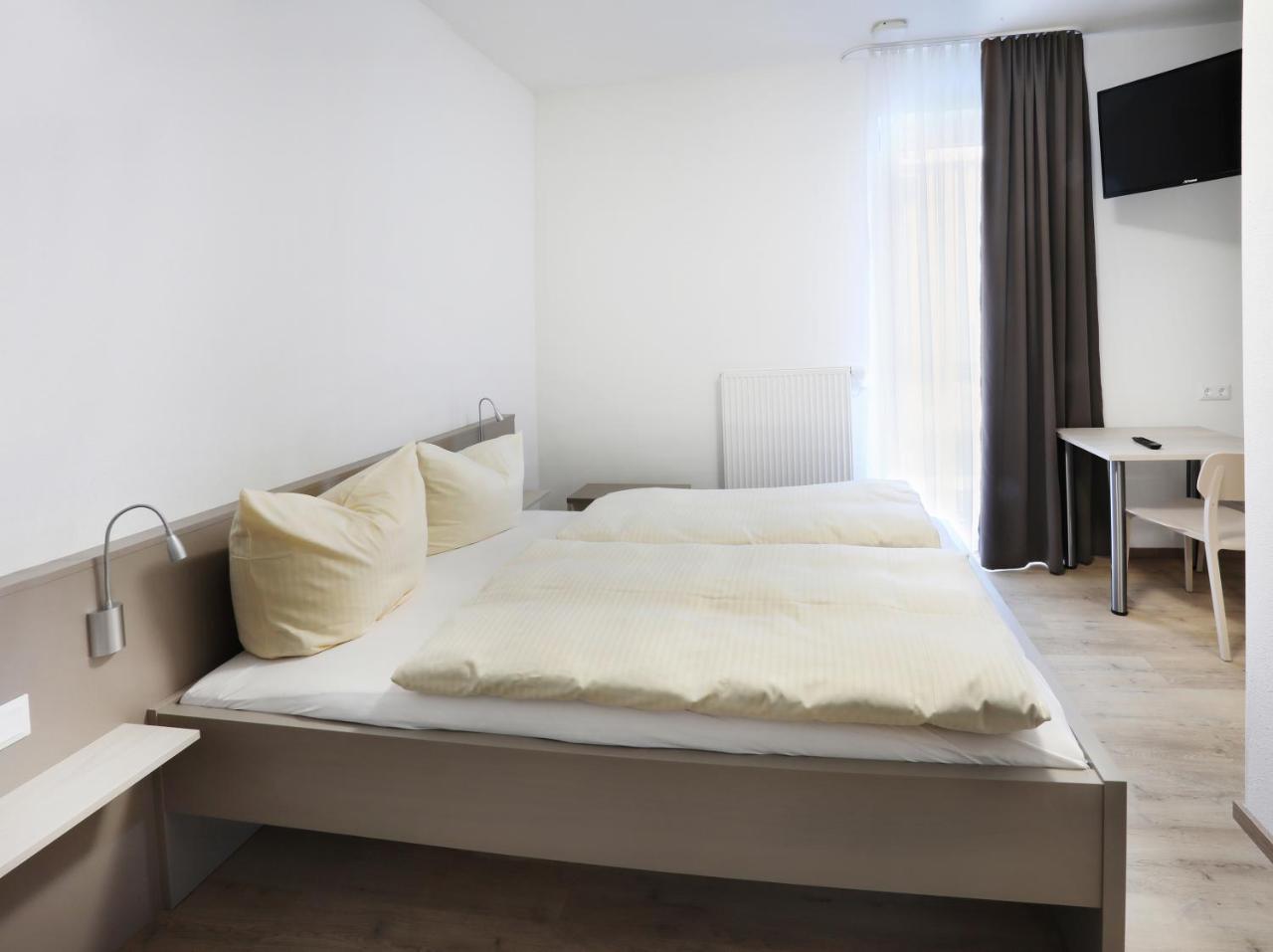 Apartment Hotel 37 Altdorf  Ngoại thất bức ảnh
